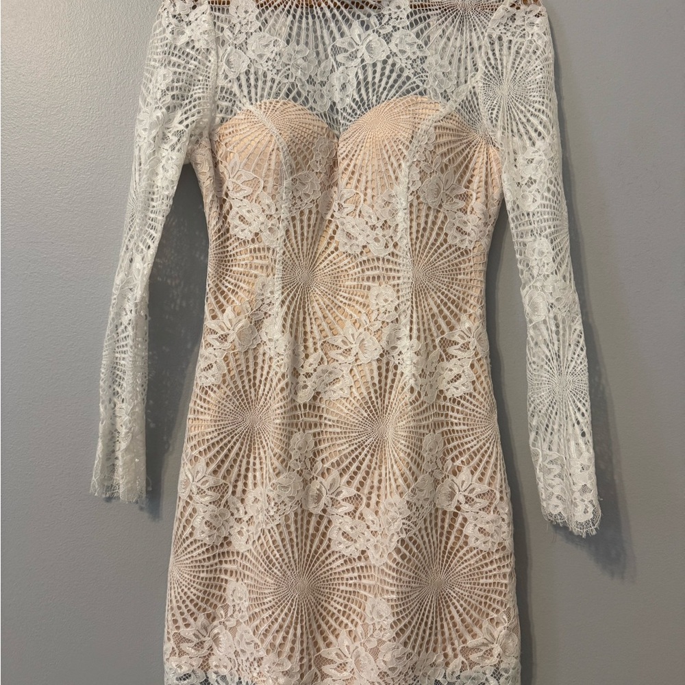 bebe Cream Lace Long Sleeve Dress